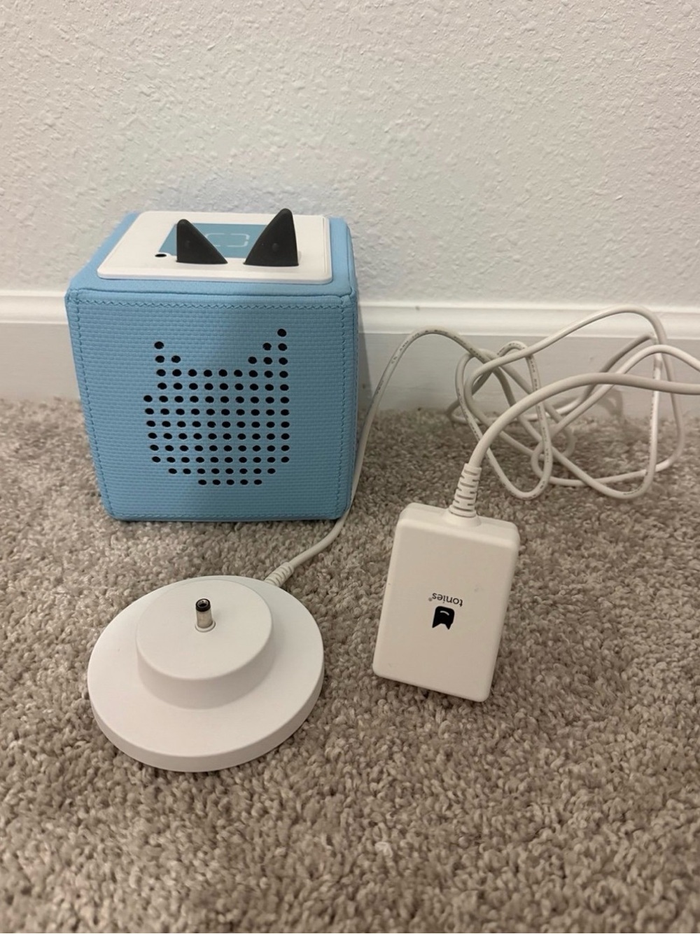 Tonies box player light blue with charger